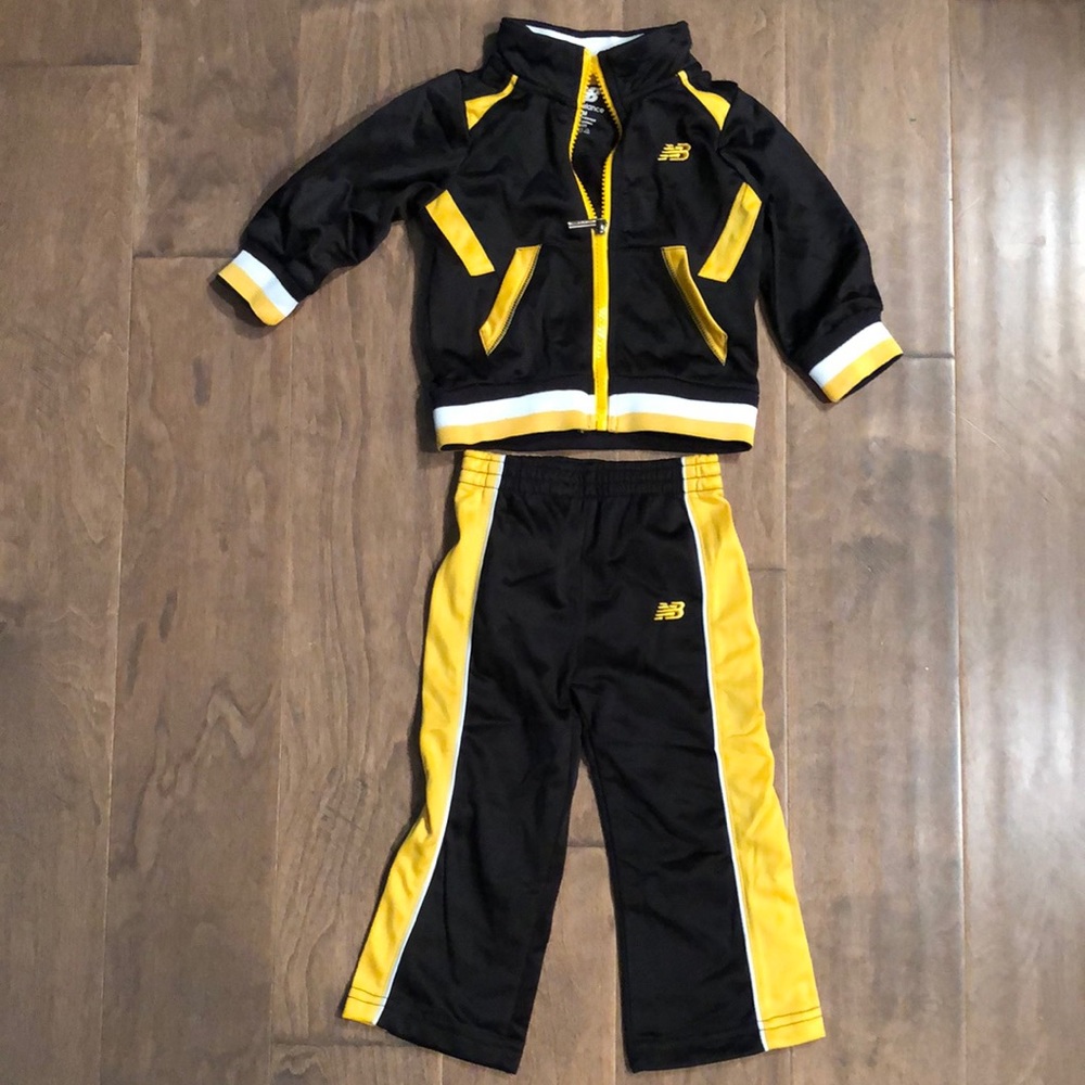 NWOT New Balance Infant jogging track suit